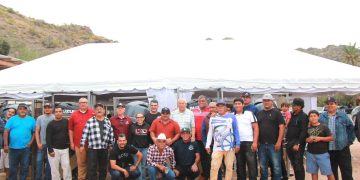 CUMPLE GOBERNADOR CASTRO COSIÓ COMPROMISOS CON FAMILIAS DE LA COMUNIDAD DE AGUA VERDE EN LORETO