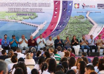 ENTREGA VCC LA RECONSTRUCCIÓN DEL MUELLE TURÍSTICO DE PUERTO SAN CARLOS