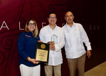 ESTUDIANTES DE CIENCIA ANIMAL DE LA UABCS RECIBEN FORMACIÓN AVANZADA EN MANEJO REPRODUCTIVO DEL GANADO