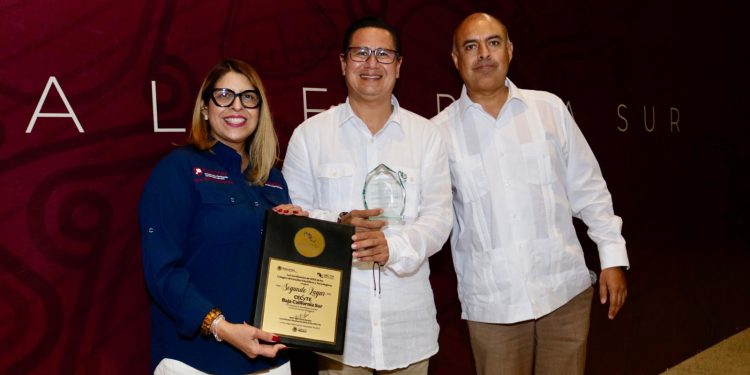 ESTUDIANTES DE CIENCIA ANIMAL DE LA UABCS RECIBEN FORMACIÓN AVANZADA EN MANEJO REPRODUCTIVO DEL GANADO