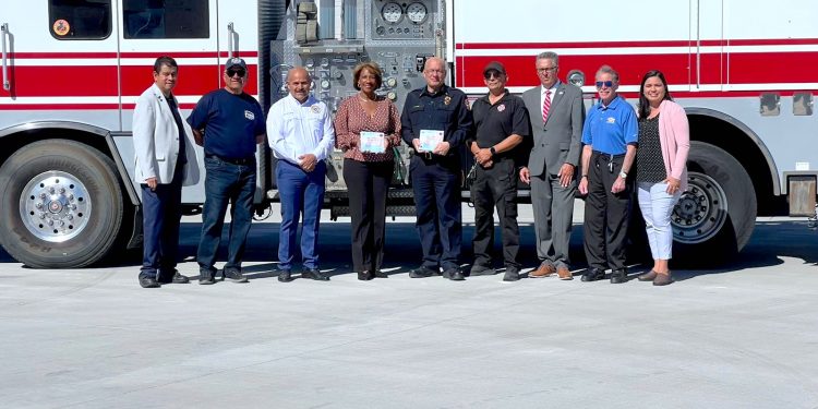 RECIBE CUERPO DE BOMBEROS DE CABO SAN LUCAS MÁQUINA EXTINTORA DONADA POR NORTH LAS VEGAS