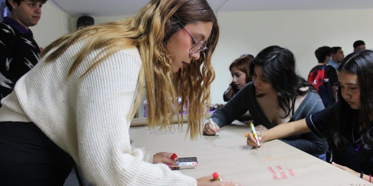 UNIVERSIDAD MUNDIAL REFORZÓ ACCIONES DE SENSIBILIZACIÓN EN EL MARCO DEL DÍA INTERNACIONAL DE LA ELIMINACIÓN DE LA VIOLENCIA CONTRA LAS MUJERES Y NIÑAS