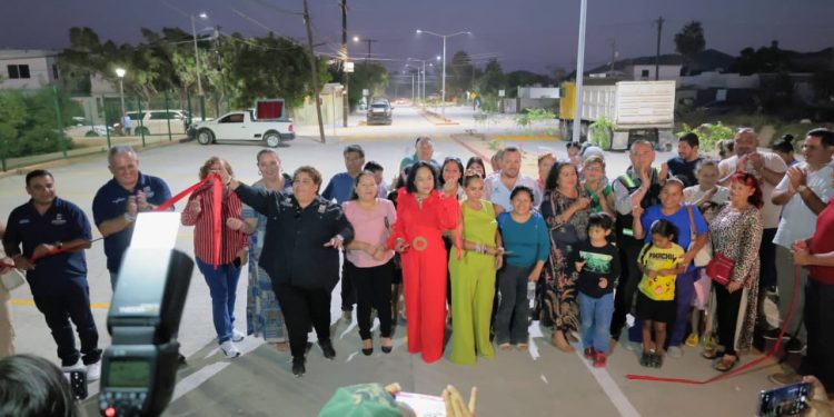 ENTREGA AYUNTAMIENTO DE LOS CABOS PAVIMENTACIÓN INTEGRAL EN COLONIA FOVISSSTE LAS VEREDAS