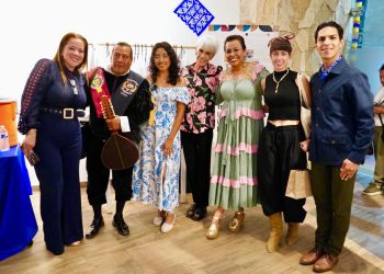 INAUGURAN EXPOSICIÓN “ ENTRE CALAVERAS Y TALAVERAS “ EN GALERÍA DE ARTE DEL CERRITO DEL TIMBRE EN CABO SAN LUCAS