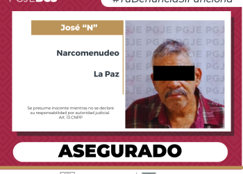 ASEGURA PGJE A UN HOMBRE Y 800 DOSIS DE DROGA MEDIANTE CATEO EN UN DOMICILIO EN LA PAZ