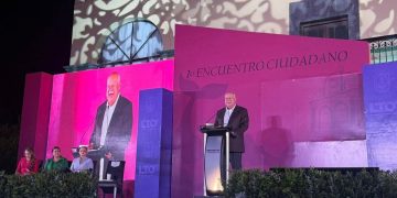 LORETO AVANZA, LORETO TRANSFORMA DESTACA EL GOBERNADOR VÍCTOR CASTRO COSÍO
