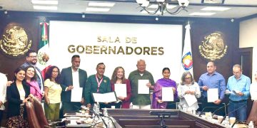 FIRMA ISSSTE BCS CONVENIO INTERINSTITUCIONAL PARA FORTALECER LA ATENCIÓN A MUJERES VICTIMAS DE VIOLENCIA