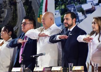 EL PRESIDENTE MUNICIPAL DE LOS CABOS CHRISTIAN AGÚNDEZ GÓMEZ RINDIÓ SU PRIMER INFORME DE LABORES