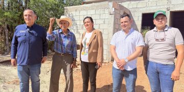 SUPERVISAN AVANCES DEL PROGRAMA DE VIVIENDA E INFRAESTRUCTURA SOCIAL EN MIRAFLORES
