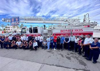 BOMBEROS DE CABO SAN LUCAS RECIBEN MÁQUINA EXTINTORA DONADA POR NORTH LAS VEGAS