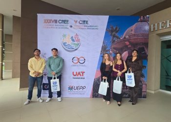 PRESIDE GOBERNADOR VCC CEREMONIA Y DESFILE CÍVICO-DEPORTIVO POR EL CXV ANIVERSARIO DE LA REVOLUCIÓN MEXICANA