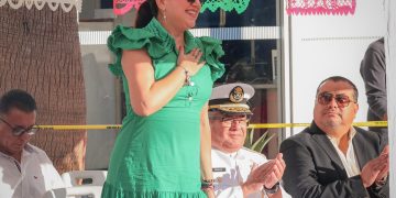 ALCALDESA EDITH AGUILAR ENCABEZA EL DESFILE DEL 20 DE NOVIEMBRE EN SANTA ROSALÍA