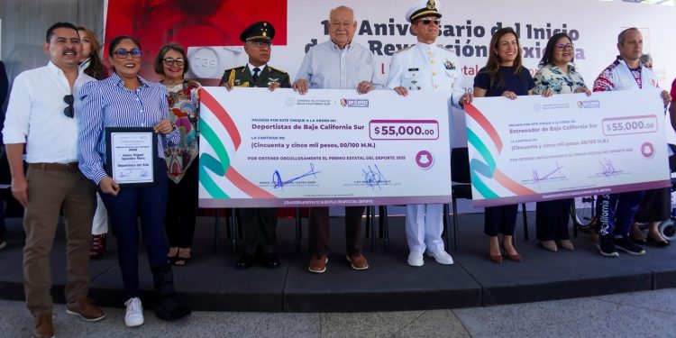EN BCS PAGAN A DEPORTISTA Y A ENTRENADOR GANADORES DEL PREMIO ESTATAL DEL DEPORTE 2025