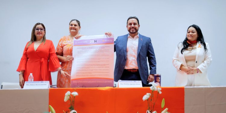 CAPACITAN A BOMBEROS DE SAN JOSÉ DEL CABO EN USO Y OPERACIÓN DE VEHÍCULOS DE EMERGENCIA