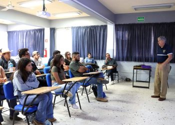 ESTUDIANTES DE CIENCIA ANIMAL DE LA UABCS RECIBEN FORMACIÓN AVANZADA EN MANEJO REPRODUCTIVO DEL GANADO