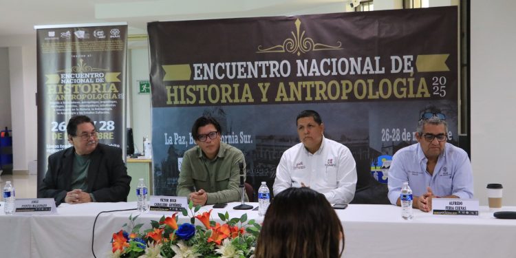 ESPECIALISTAS REFLEXIONAN SOBRE LA HISTORIA  Y ANTROPOLOGÍA EN ENCUENTRO NACIONAL