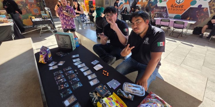 PARTICIPAN EMPRENDEDORES SUDCALIFORNIANOS EN EVENTO DE ROLL A GAME EN SUDAMERICA