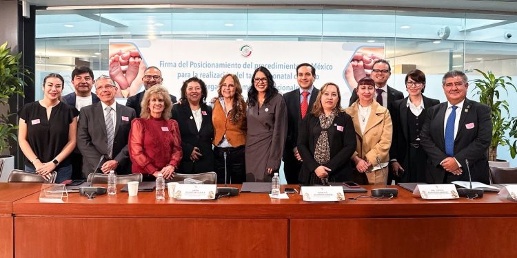 ENTREGA SEP BCS MAS DE 45 MIL CARTILLAS DE DERECHOS DE LAS MUJERES EN NIVEL SECUNDARIA