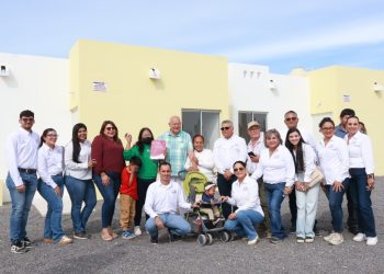 GOBERNADOR VÍCTOR CASTRO BENEFICIA A FAMILIAS DE LA COLONIA LA PASIÓN CON 139 ACCIONES DE VIVIENDA