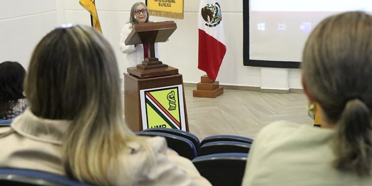 PARTICIPAN MÁS DE MIL DOCENTES DE LA PAZ EN TERCERA CARAVANA ACADÉMICA