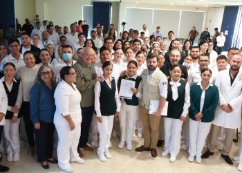 FORTALECE BCS SU FUERZA LABORAL EN SALUD CON LA ENTREGA DE CONTRATOS DE CONFIANZA DEL PROGRAMA IMSS – BIENESTAR
