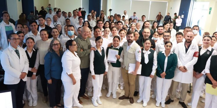 FORTALECE BCS SU FUERZA LABORAL EN SALUD CON LA ENTREGA DE CONTRATOS DE CONFIANZA DEL PROGRAMA IMSS – BIENESTAR