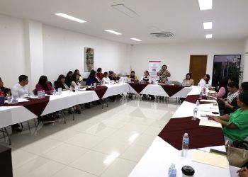 EMILIANO REDUCINDO CONQUISTA TITULO NACIONAL ELITE DE BOX