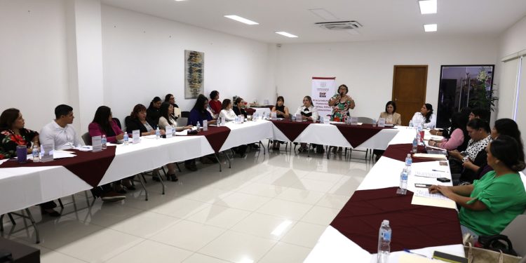 EMILIANO REDUCINDO CONQUISTA TITULO NACIONAL ELITE DE BOX