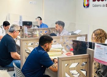 ESTUDIANTES DE ENFERMERÍA DE LA UABCS PARTICIPAN EN JORNADA NACIONAL DE VACUNACIÓN EN LA PAZ