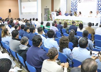 EMILIANO REDUCINDO CONQUISTA TITULO NACIONAL ELITE DE BOX