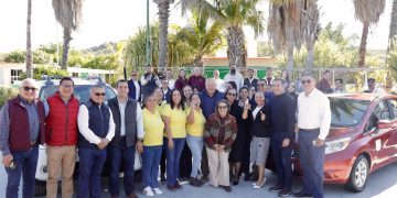 ENTREGA GOBERNADOR VÍCTOR CASTRO APOYOS EDUCATIVOS, SOCIALES Y VIVIENDA EN SANTIAGO
