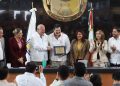 PRESIDE GOBERNADOR CEREMONIA DE ENTREGA DE LA MEDALLA AL MÉRITO ARTÍSTICO Y CULTURAL A ENOC LEAÑO