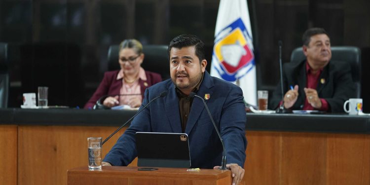PROPONE DIPUTADO OMAR TORRES INCORPORAR EN BCS GOBERNADORES DE VELOCIDAD A VEHÍCULOS DE CARGA PESADA