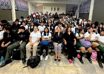 SE COORDINAN GOBIERNO MUNICIPAL Y COMITÉ DE LA PRIMARIA LÁZARO CÁRDENAS DEL RÍO PARA MEJORAR CONDICIONES DE SEGURIDAD, MOVILIDAD E INFRAESTRUCTURA