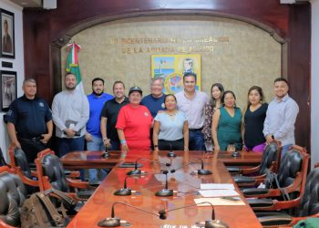 SE COORDINAN GOBIERNO MUNICIPAL Y COMITÉ DE LA PRIMARIA LÁZARO CÁRDENAS DEL RÍO PARA MEJORAR CONDICIONES DE SEGURIDAD, MOVILIDAD E INFRAESTRUCTURA