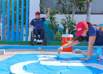 RECUPERAN Y PINTAN ESPACIOS AZULES EN LOS CABOS PARA PROMOVER MOVILIDAD INCLUYENTE