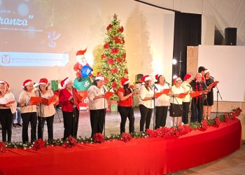 ILUMINA IMSS BAJA CALIFORNIA SUR LA NAVIDAD CON TRADICIÓNAL ENCENDIDO DEL ÁRBOL