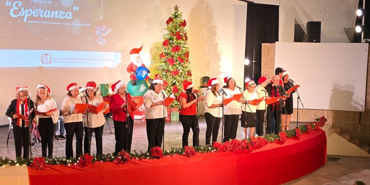 ILUMINA IMSS BAJA CALIFORNIA SUR LA NAVIDAD CON TRADICIÓNAL ENCENDIDO DEL ÁRBOL