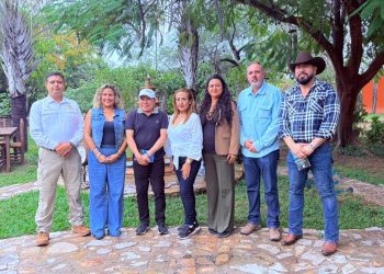 BRINDAN ATENCIÓN DIRECTA A HABITANTES DE EL SAUZAL EN CSL