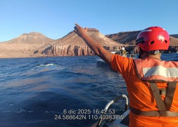 RESCATA PERSONAL NAVAL A CINCO BUZOS REPORTADOS COMO DESAPARECIDOS EN LA ISLA ESPÍRITU SANTO, BAJA CALIFORNIA SUR