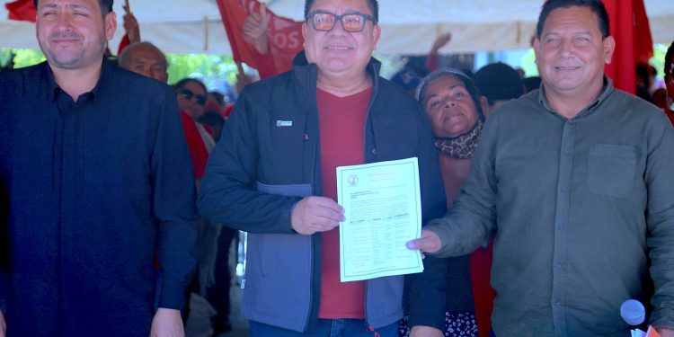 SUPERVISAN AVANCE DE LA REGULARIZACIÓN DE MAS DE MIL LOTES EN LA COLONIA LÓPEZ OBRADOR EN CSL