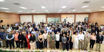 UABCS ENTREGA 279 TÍTULOS Y GRADOS ACADÉMICOS EN CEREMONIA OFICIAL