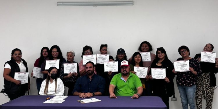 CONCLUYE CENTRO DE JUSTICIA PARA LAS MUJERES CURSO DE ALBAÑILERÍA BÁSICA EN COLABORACIÓN CON LA CMIC