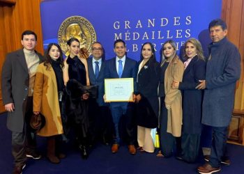 EGRESADO DE BIOLOGÍA MARINA DE LA UABCS RECIBE DOS DE LOS MÁXIMOS RECONOCIMIENTOS  INTERNACIONALES EN CIENCIAS OCEANOGRÁFICAS