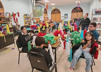 FINALIZA TALLER DE PIÑATAS NAVIDEÑAS EN LORETO