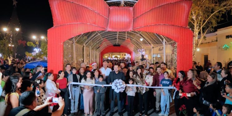 ENCENDIDO DEL ÁRBOL NAVIDEÑO EN SAN JOSÉ DEL CABO Y DELEGACIONES MUNICIPALES