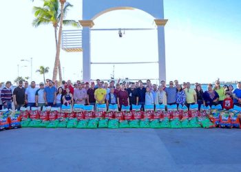 SE SUMA ALCALDE CHRISTIAN AGUNDEZ AL CROQUETÓN EN LA PAZ BCS