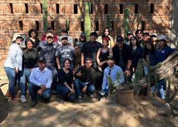 ESTUDIANTES DE LA UABCS REALIZAN PRÁCTICA DE CAMPO EN SAN ANTONIO PARA FORTALECER SU FORMACIÓN CIENTÍFICA