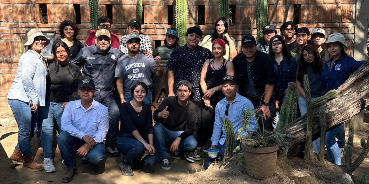 ESTUDIANTES DE LA UABCS REALIZAN PRÁCTICA DE CAMPO EN SAN ANTONIO PARA FORTALECER SU FORMACIÓN CIENTÍFICA