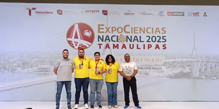 ESTUDIANTES DE LA UABCS DESARROLLAN SISTEMA DE ALERTA PARA PREVENIR ACCIDENTES POR GANADO EN CARRETERA